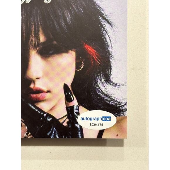 MAGGIE LINDEMANN - Paranoia Cd with Signed / Autographed COA Booklet - ACOA #3 - Picture 5 of 9